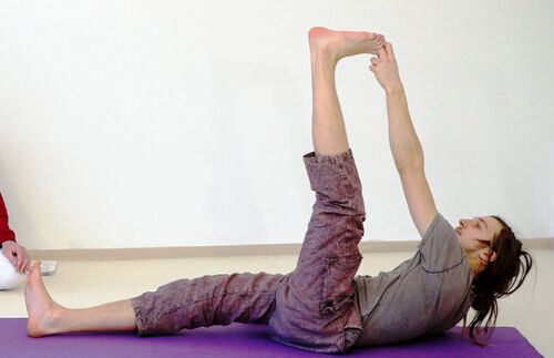 Utthita Supta Hasta Padangushthasana Yogawiki