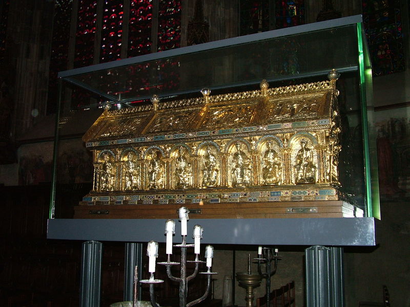 Datei:Reliquienschrein Grab Karl der Große.JPG