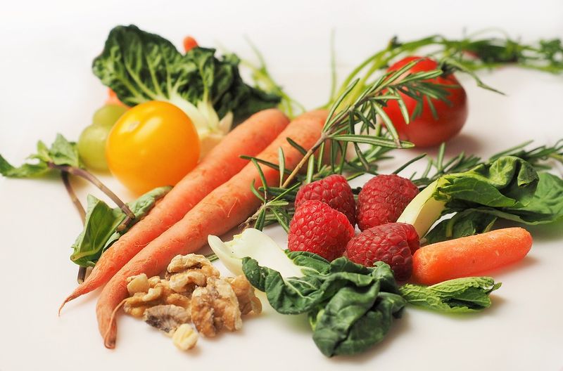 Datei:Vegetarisch Gesund Vegan Gemüse.jpg