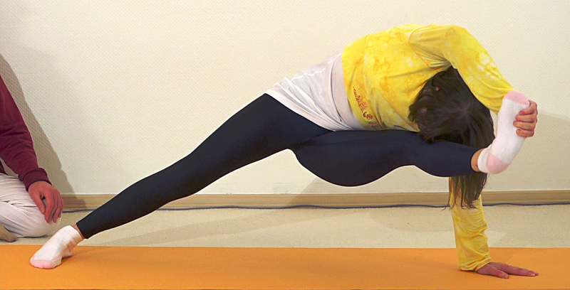 Datei:609-Hasta-Pada-Vasishthasana.png