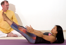 Rectus Abdomini gerade Bauchmuskeln staerken mit Yoga-Uebungen 6.png