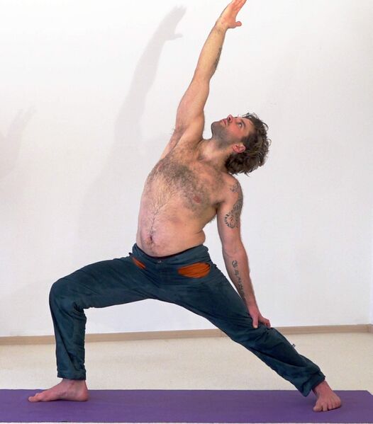 Datei:1594-Urdhva-Virabhadrasana.jpg