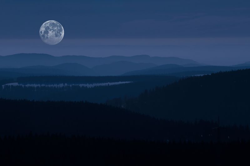 Datei:Harz Gebirge Nacht Mond.jpg