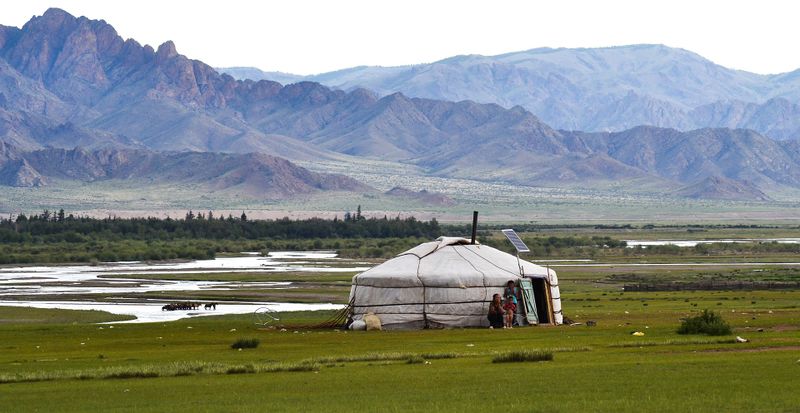 Datei:Mongolei, Jurte, Steppe.jpg