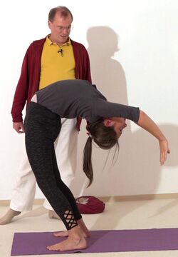 Bauch dehnen mit Yoga-Uebungen 2.jpg