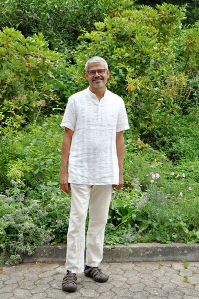 Datei:Harilal-Karanath-Arsha-Yoga-Gurukulam-Kerala.jpg