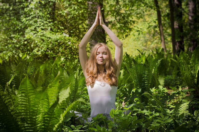 Datei:Tempel-der-seele-meditation-wald.jpg