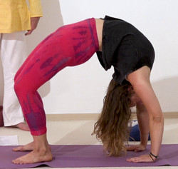 Von der Stehhaltung ins Yoga Rad 7.png