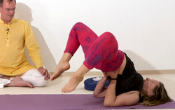 Vom Schulterstand in die Bruecke 9.png