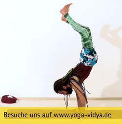 Aus der Kraehe in den Handstand 5.png