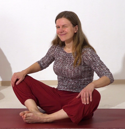 Hueftoeffner Yoga Uebungen Bhadrasana 3.png