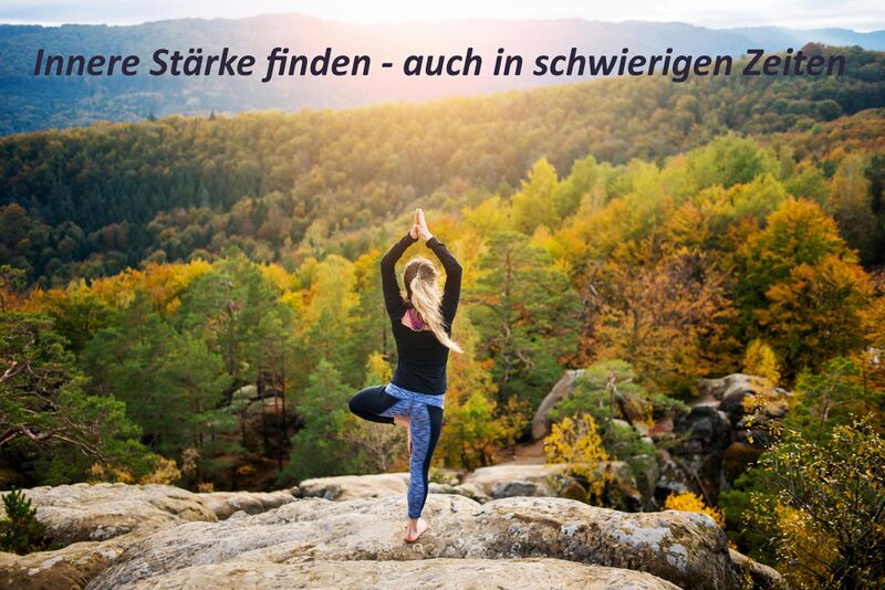 Datei:Mentale-staerke-jugendliche-yoga-natur-balance2.jpg
