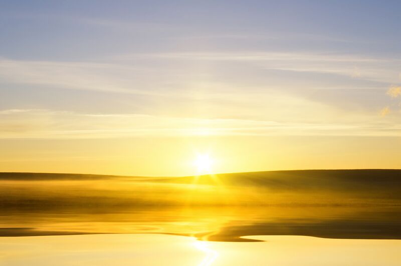 Datei:Sonnenaufgang-Morgenlicht-Horizont.jpg