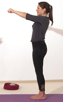 Delta-Muskeln staerken mit Yoga-Uebungen 5 im Stehen.png