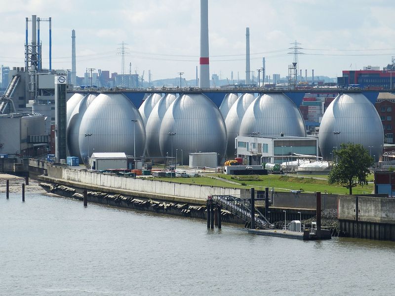 Datei:Hamburg Hafen Klärwerk.jpg