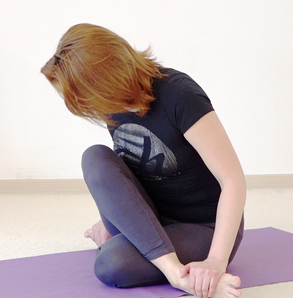 Datei:Kankanasana AL 2235 Preparation .png