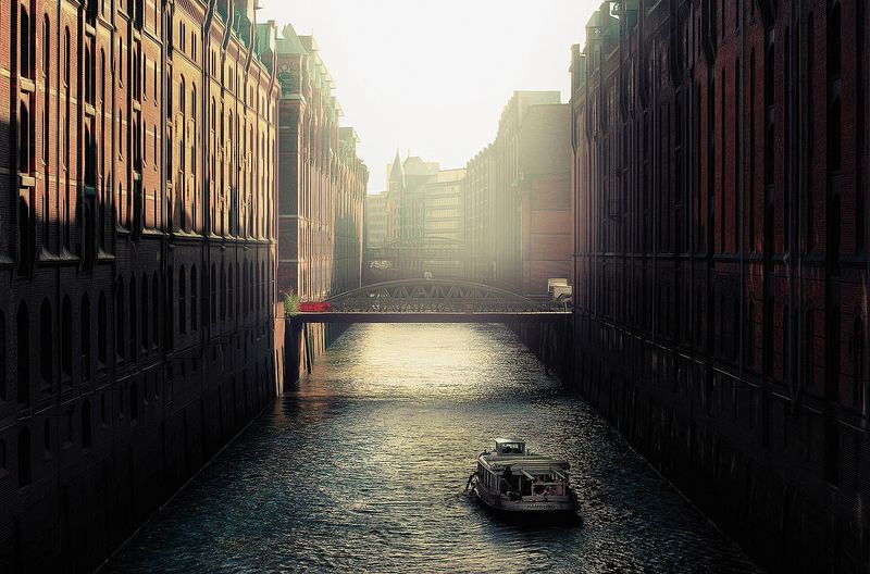 Datei:Kanal Hamburg.jpg