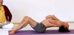 Nackenhaltung Grivasana - Yoga Pose 5.jpg