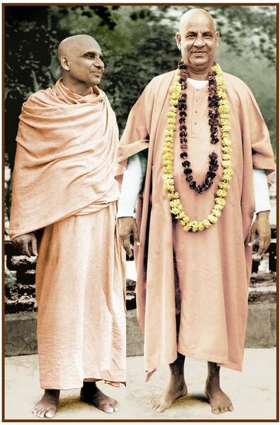 Datei:Swami Sivananda mit Swami Krishnananda.jpg