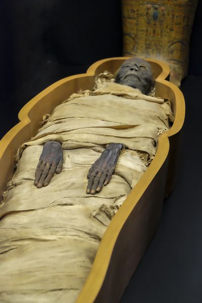 Datei:Mumie Ägypten Pharao Leiche.jpg
