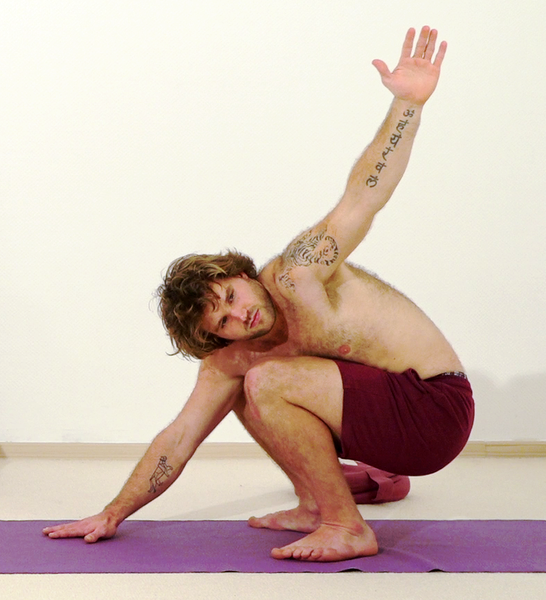 Datei:1395-Sukha-Pashasana.png
