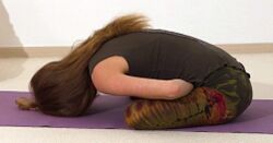 Yoga Siegel 2.jpg