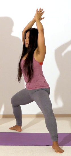 Hockhaltung aus dem Stehen - Kali Asana Kalyasana Variationen 6.png