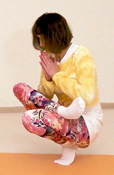 Datei:913 Padangushthasana 2 mp42021.jpg