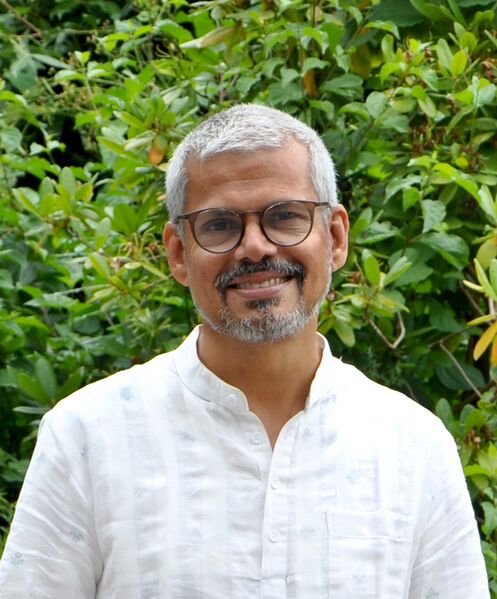 Datei:Harilal-Karanath-Portrait-Arsha-Yoga.jpg