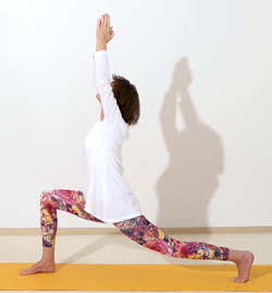 Hoher Halbmond - Yoga Stellung Ashta Chandrasana 3.png