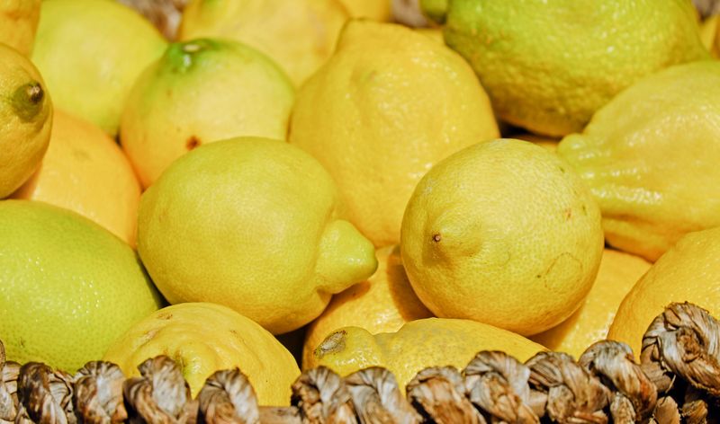 Datei:Lemons-VitaminC-Ascorbinsäure.jpg