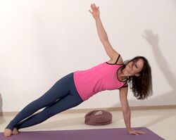 Yogi Vasishtha Stellung Seitzstuetz Pose Haltung Stellung Yoga Figur des Vasishtha 2.jpg