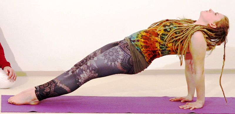 Datei:Purva Tanasana AL 2423.jpg