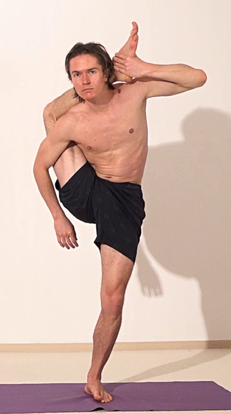Datei:339-Dakshina-Pada-Shirshasana05-11-15h59m18s399.png