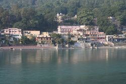 Sivananda Ashram Rishikesh Ganges.jpg
