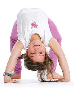 https://wiki.yoga-vidya.de/images/thumb/f/f9/Kinder.Yoga.Bogen.jpg/250px-Kinder.Yoga.Bogen.jpg